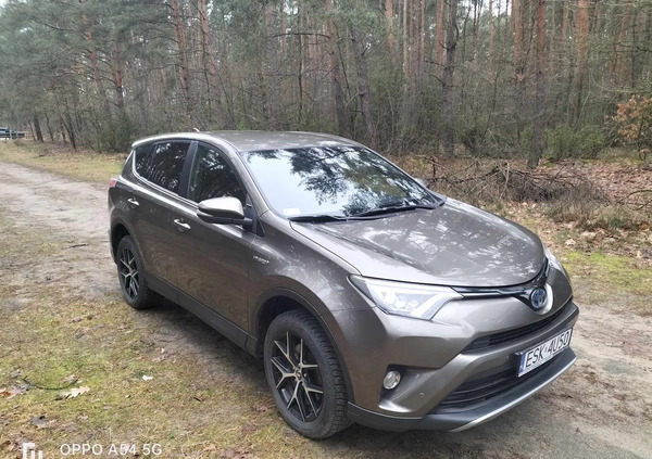 Toyota RAV4 cena 89000 przebieg: 137000, rok produkcji 2017 z Skierniewice małe 46